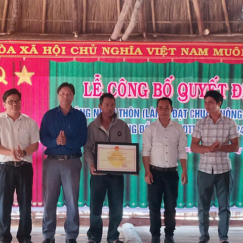 Lễ công bố thôn Kon Săm Lũ đạt chuẩn Bộ tiêu chí thôn (làng) nông thôn mới ở vùng đồng bào dân tộc thiểu số năm 2024.