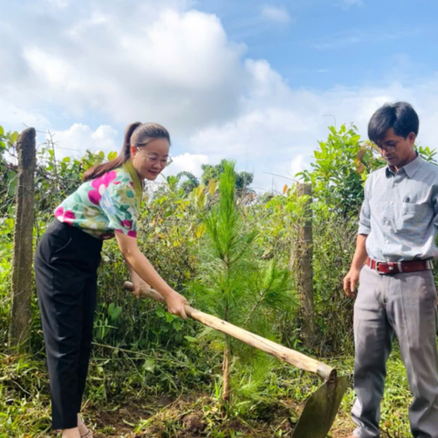 “Tổ chức Lễ phát động Tết trồng cây đời đời nhớ ơn Bác Hồ năm 2025 kết hợp hưởng ứng Ngày môi trường Thế giới 5/6 trên địa bàn xã Đăk Tờ Re”